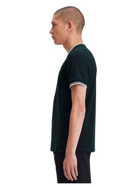 Camiseta Fred Perry Ribete Con Dos Franjas Verde Oscuro